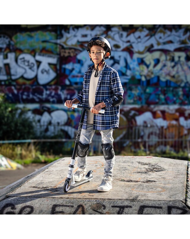 New In - Xoo Stunt Scooter - White