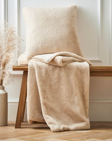 Soft Faux Fur Throw