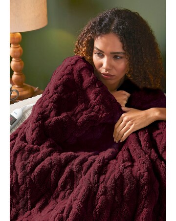 Silentight Luxury Super Cosy Heated Throw - Berry