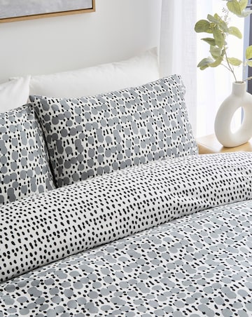Nico Spot Duvet Cover Set