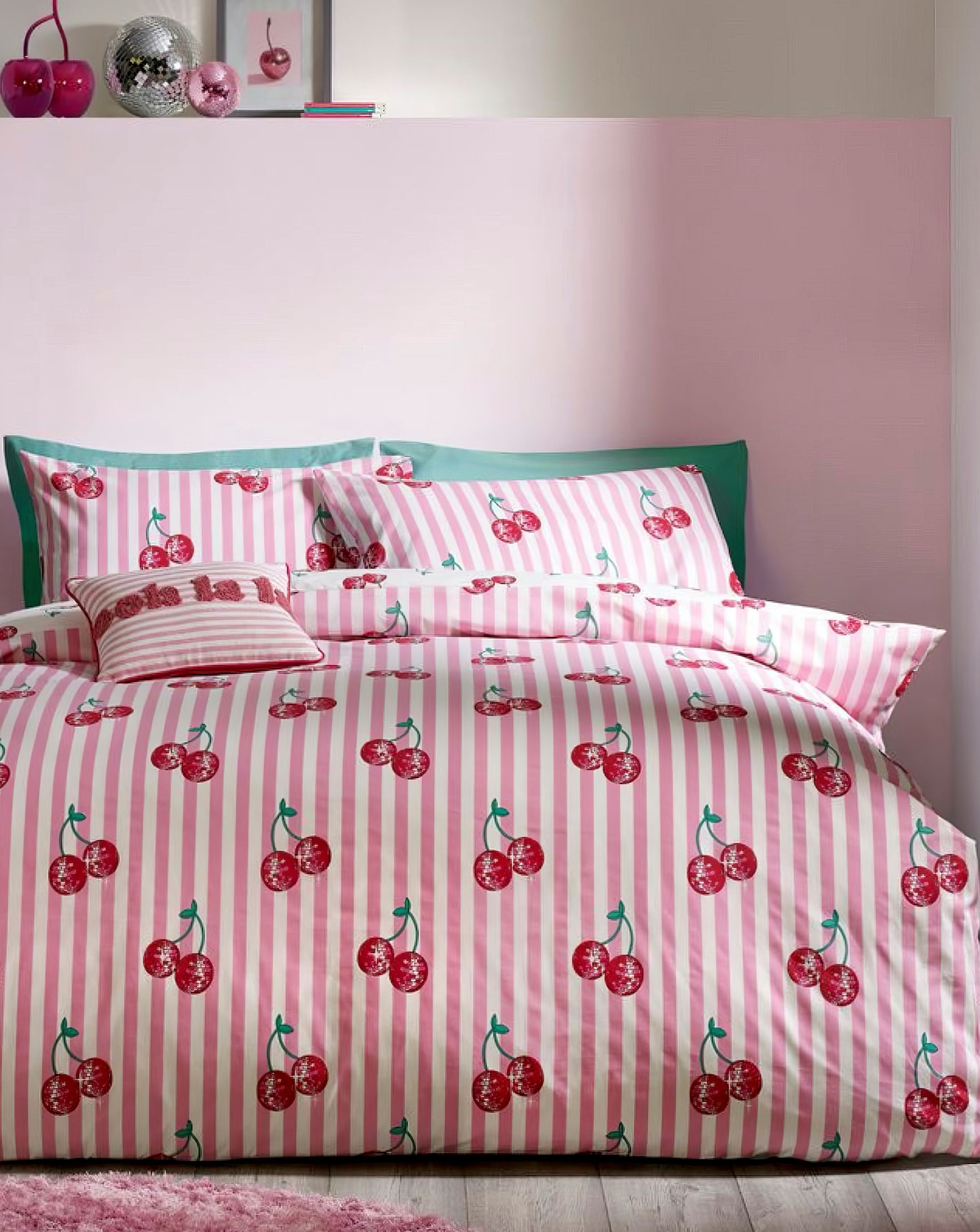 New In - Catherine Lansfield Cherries Duvet Set