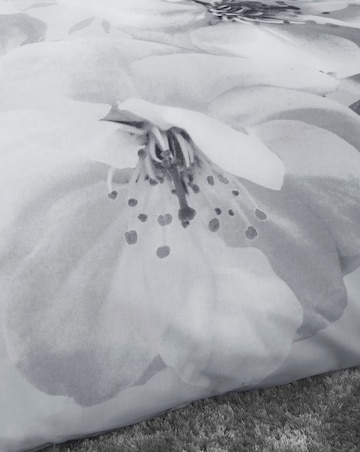 Catherine Lansfield Dramatic Floral Duvet Cover Set