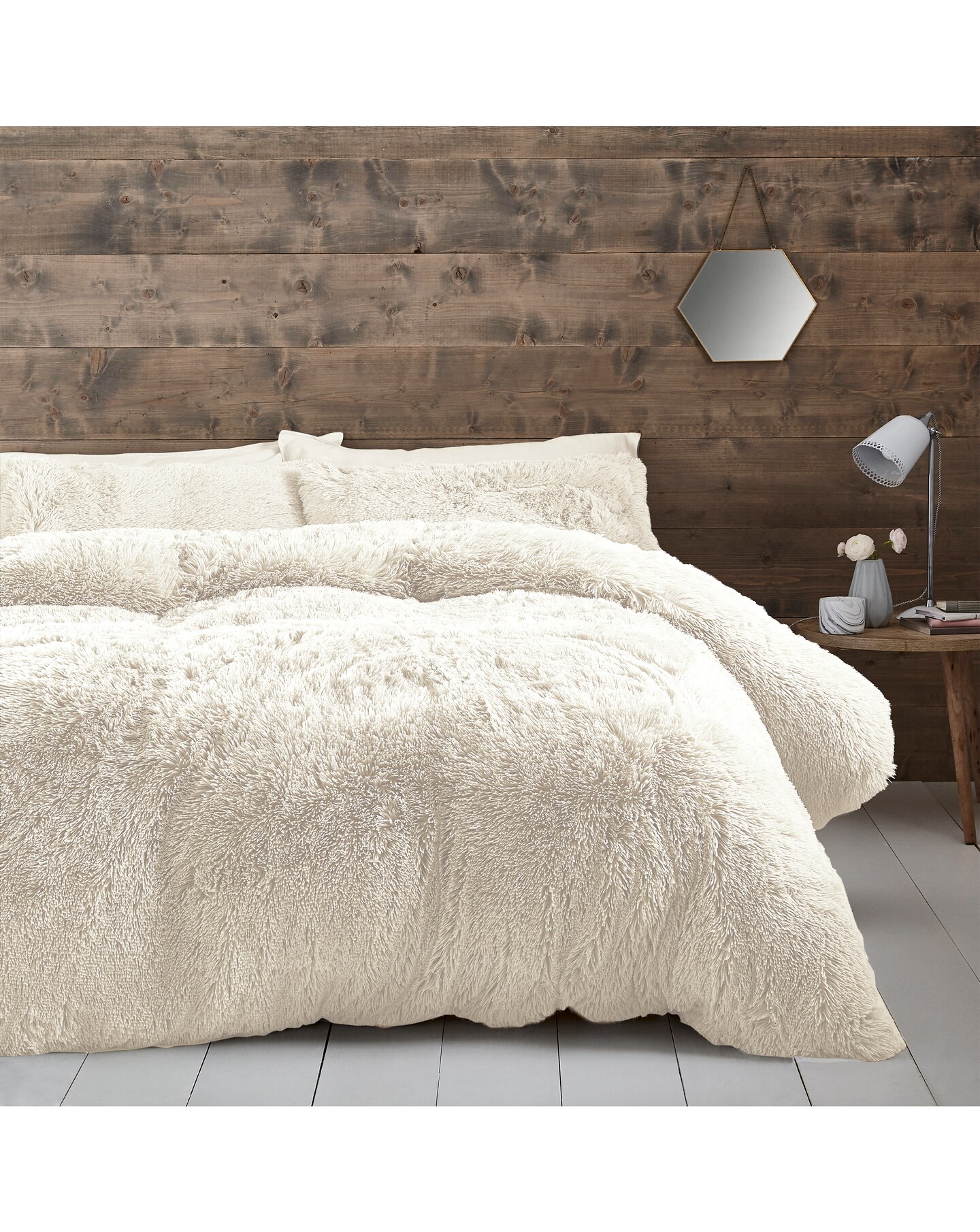 New In - Catherine Lansfield Cuddly Duvet Set