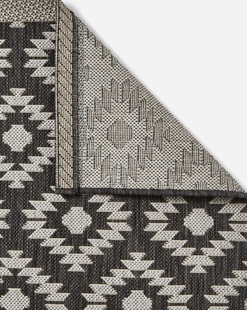 Geo Indoor/Outdoor Runner