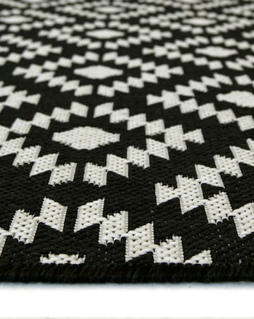 Geo Indoor/Outdoor Runner